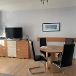 Strandhuepfer * Petersdorf auf Fehmarn